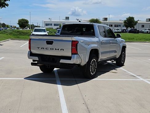 Used 2024 Toyota Tacoma TRD Sport RWD image 5