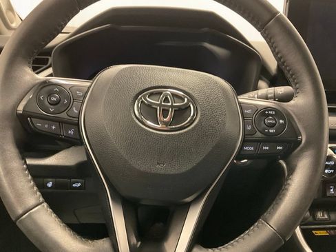 Used 2023 Toyota RAV4 XLE Premium AWD/4WD image 18