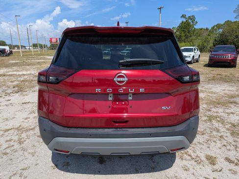 Used 2023 Nissan Rogue SV FWD image 5