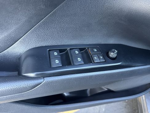 Used 2019 Toyota Camry SE image 9