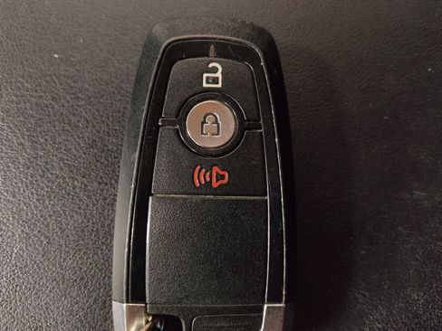 Used 2017 Ford Edge SEL w/ Equipment Group 201A image 32