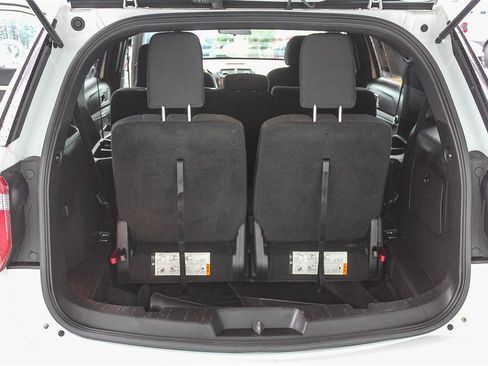 Used 2017 Ford Explorer XLT image 32