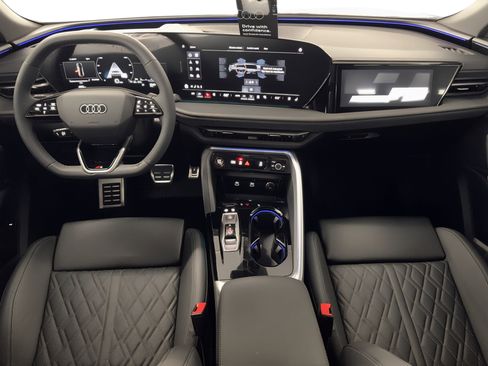 New 2025 Audi SQ5 Prestige image 19