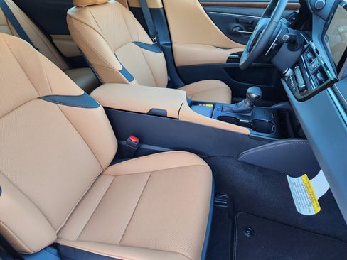 New 2025 Lexus ES 350 w/ Premium Package image 10