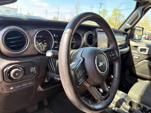 Used 2023 Jeep Wrangler Unlimited w/ Cold Weather Group AWD/4WD image 7