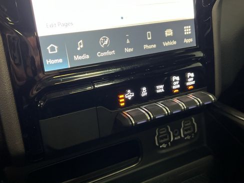 Used 2023 RAM 1500 Laramie image 24