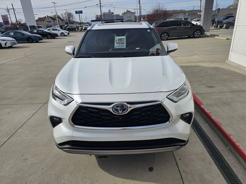 Used 2022 Toyota Highlander Platinum image 13