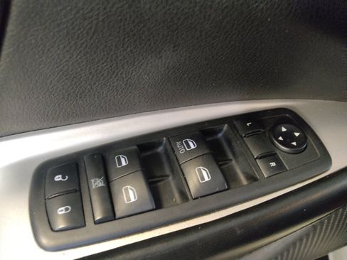 Used 2019 Dodge Journey SE FWD image 27