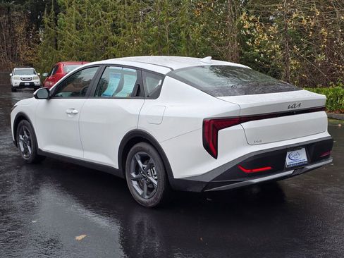 Used 2025 Kia K4 LXS image 27
