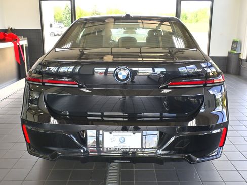 New 2024 BMW i7 eDrive50 w/ M Sport Package image 3