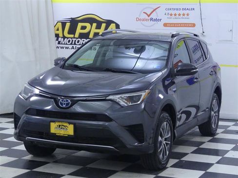 Used 2018 Toyota RAV4 LE AWD/4WD image 4