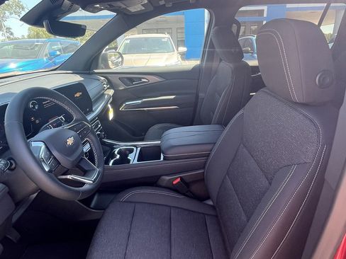 New 2027 Chevrolet Traverse LT w/ Sun and Wheel Package FWD image 9