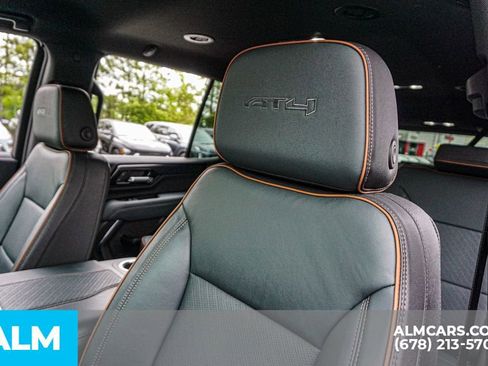 Used 2025 GMC Yukon AT4 AWD/4WD image 19