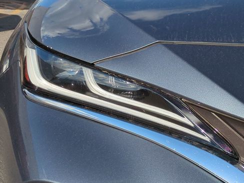 Used 2021 Toyota Venza Limited w/ Advanced Technology Package image 10