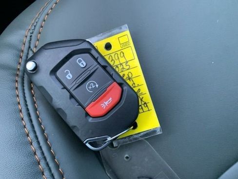 New 2025 Jeep Gladiator Mojave w/ Convenience Group image 28