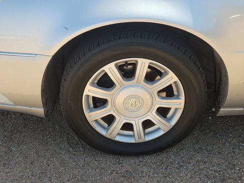 Used 2008 Cadillac DTS FWD image 7