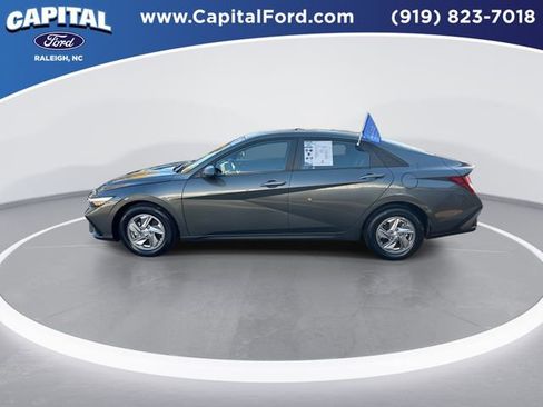 Used 2024 Hyundai Elantra SE image 5
