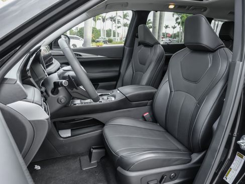 Used 2026 INFINITI QX60 Luxe w/ Cargo Package image 17