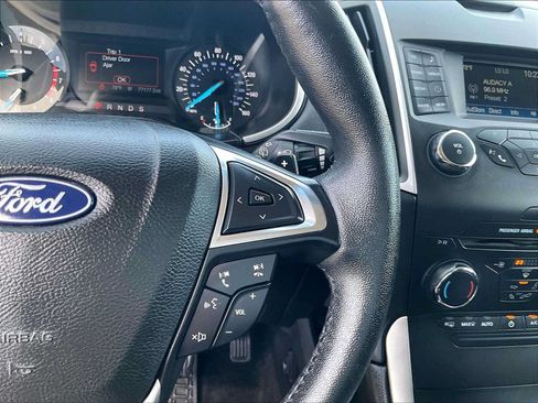 Used 2018 Ford Edge SEL FWD image 21