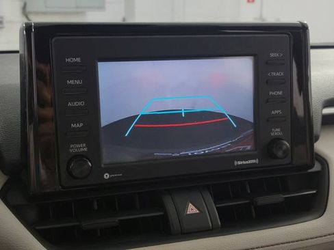 Used 2021 Toyota RAV4 XLE FWD image 15
