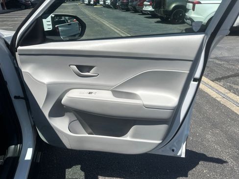 Used 2024 Hyundai Kona SEL FWD image 13