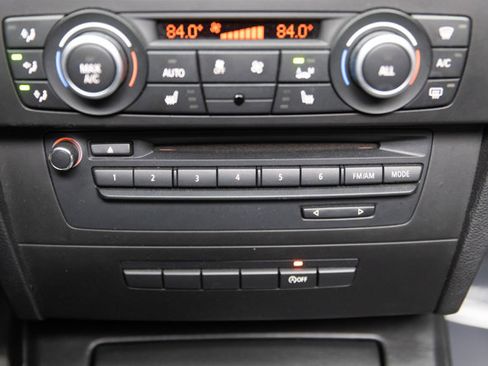 Used 2013 BMW M3 Convertible image 89