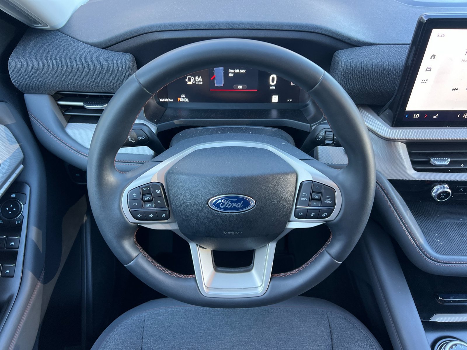 Used 2025 Ford Explorer Active RWD image 14