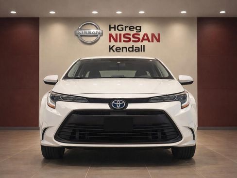 Used 2025 Toyota Corolla LE image 5