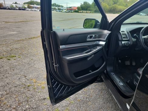 Used 2017 Ford Explorer Sport w/ Equipment Group 401A AWD/4WD image 15