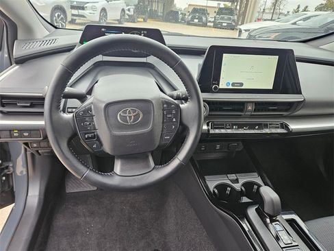 Used 2025 Toyota Prius LE image 16