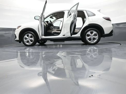 Certified 2025 Honda HR-V LX image 47