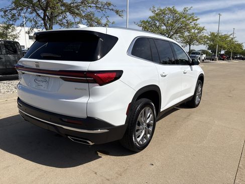Used 2026 Buick Enclave Preferred AWD/4WD image 9