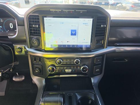 Used 2022 Ford F150 Lariat w/ Equipment Group 502A High RWD image 11