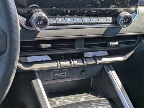 New 2025 Chevrolet Colorado Trail Boss w/ Midnight Edition image 18