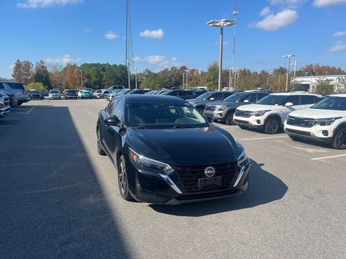 Used 2024 Nissan Sentra SV image 2