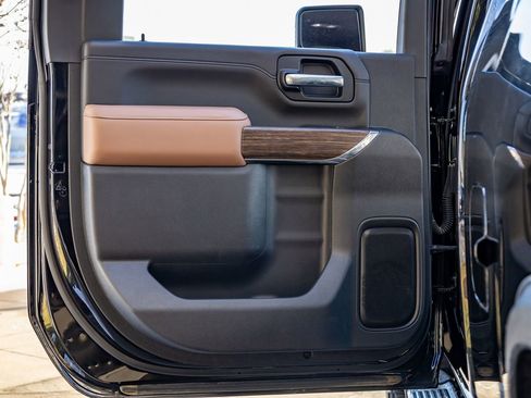 Used 2023 Chevrolet Silverado 3500 High Country w/ Z71 Off-Road Package image 33