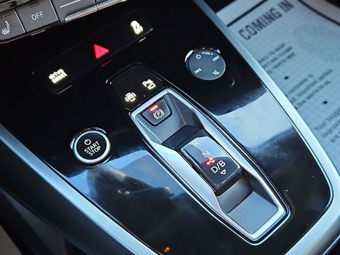 Used 2023 Audi Q4 e-tron Premium Plus w/ Premium Plus image 17