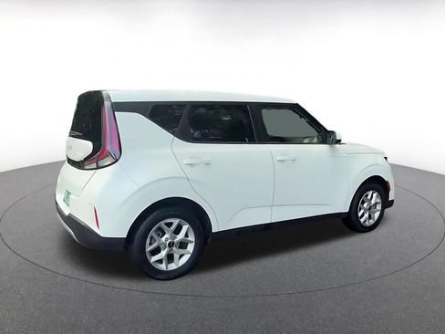 Used 2025 Kia Soul LX w/ LX Technology Package FWD image 15