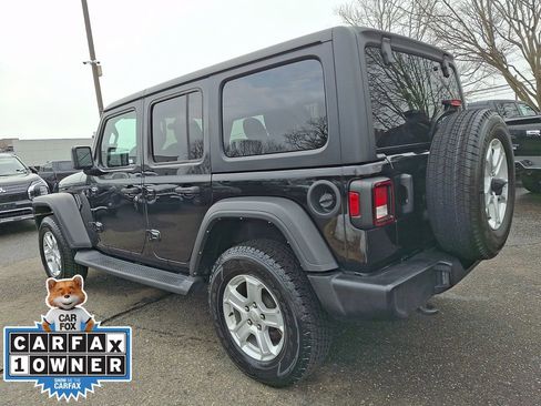 Used 2022 Jeep Wrangler Unlimited Sport image 4