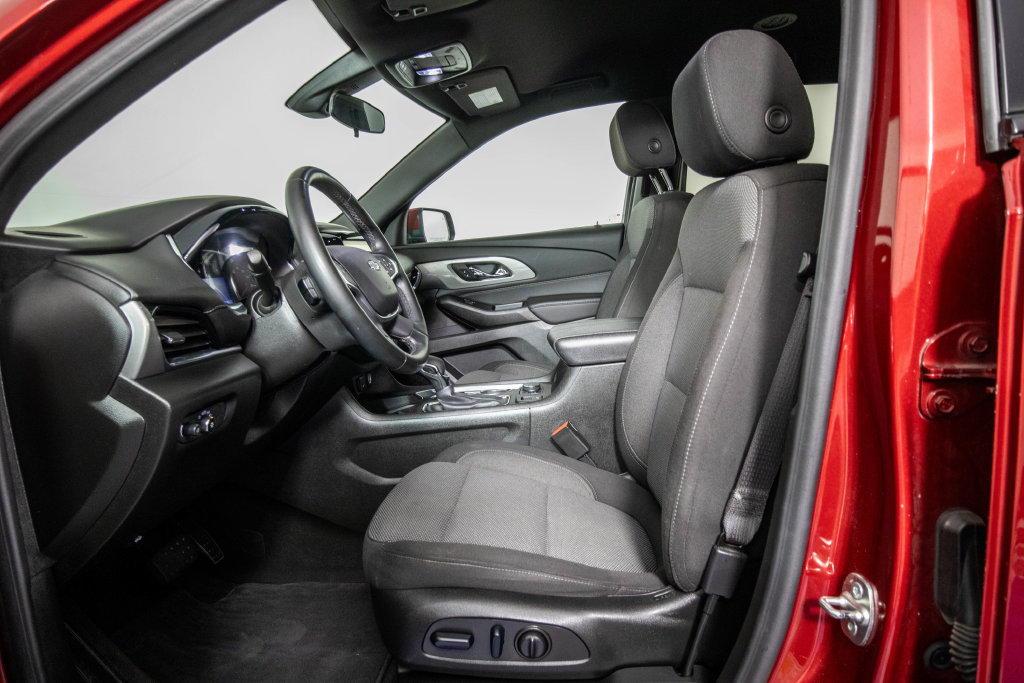 Used 2023 Chevrolet Traverse LT FWD image 9