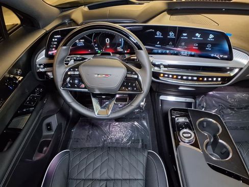 New 2026 Cadillac Lyriq V w/ Exterior Carbon Fiber Package image 9