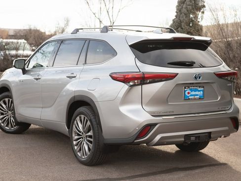 Used 2021 Toyota Highlander Platinum image 10