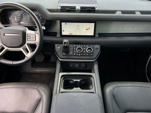 Used 2022 Land Rover Defender 90 S AWD/4WD image 4
