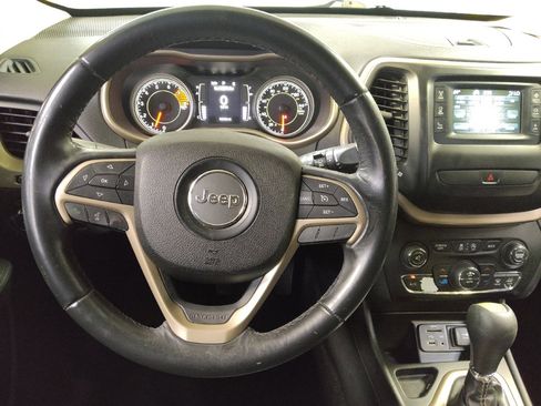 Used 2016 Jeep Cherokee Latitude w/ Comfort/Convenience Group image 22