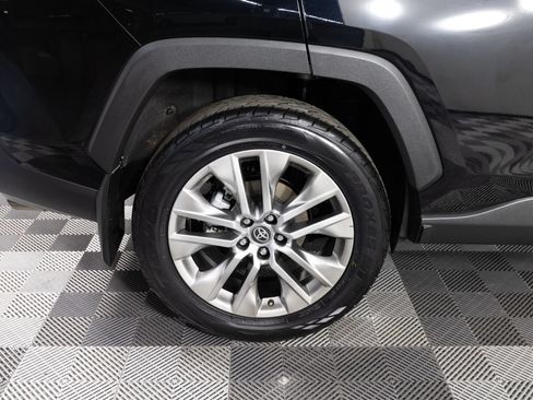 Used 2022 Toyota RAV4 XLE Premium AWD/4WD image 39