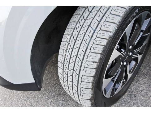 Used 2023 Kia Carnival EX FWD image 36