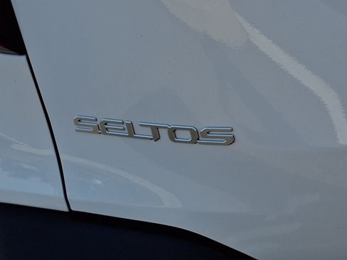 Used 2024 Kia Seltos S AWD/4WD image 30