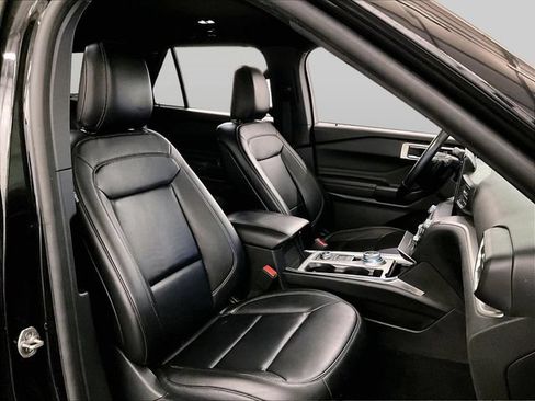Used 2020 Ford Explorer XLT w/ Equipment Group 202A AWD/4WD image 7