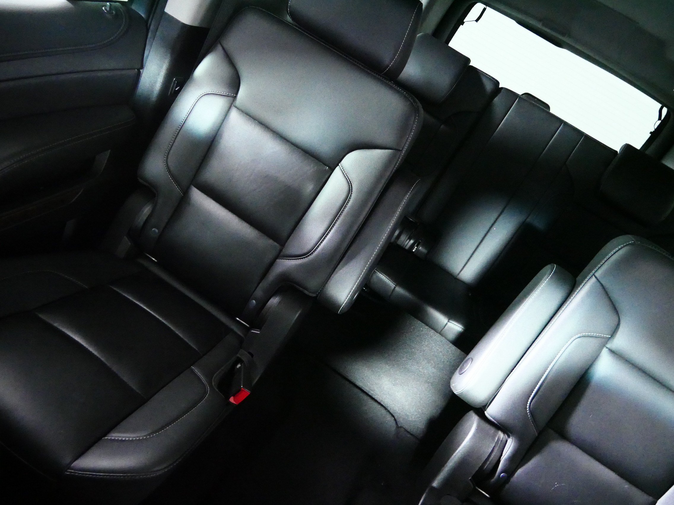 Used 2020 Chevrolet Suburban LT w/ Luxury Package AWD/4WD image 12