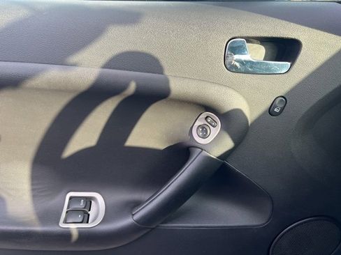 Used 2007 Pontiac Solstice Convertible w/ Premium Package image 9